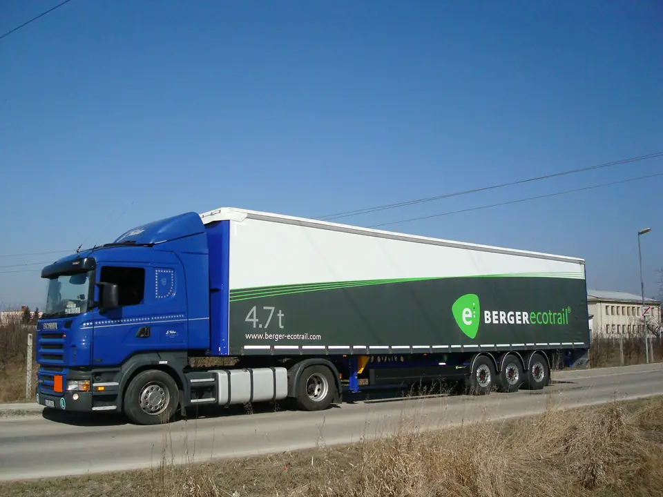 Ťahač Scania s odľahčeným návesom Berger Ecotrail