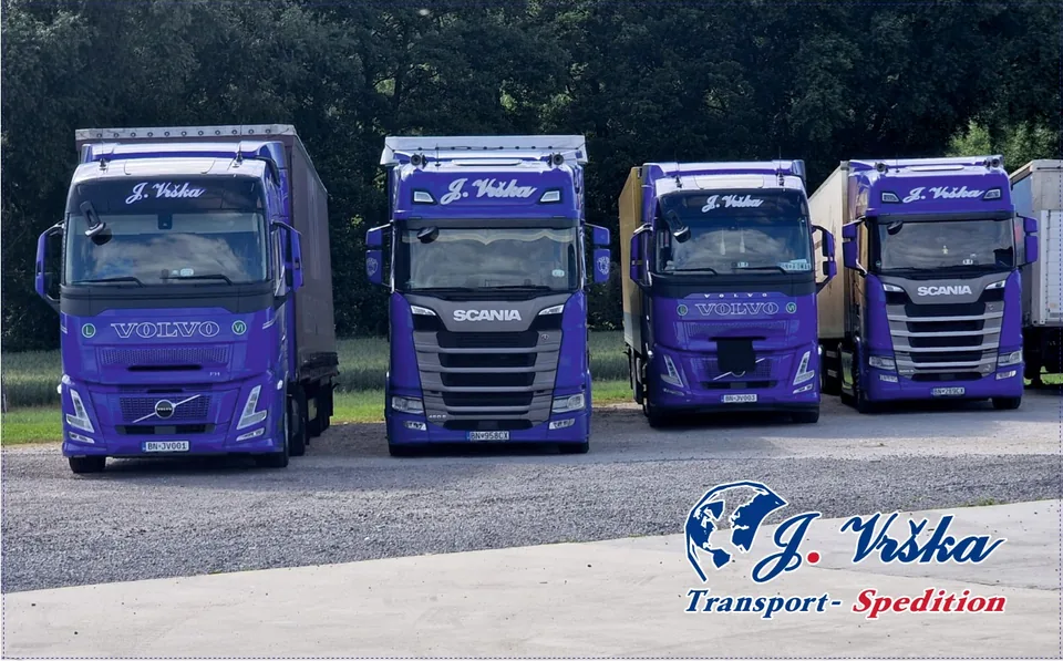 Rad ťahačov J. Vrška – Volvo a Scania čelom vpred